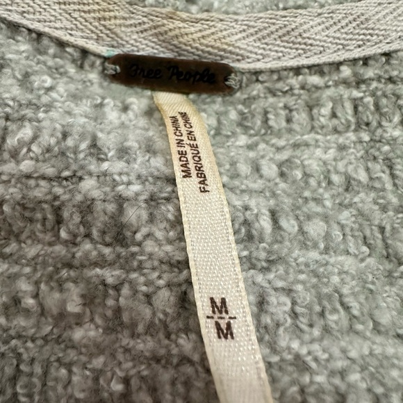 Free People V neck tunic sweater tie side, medium - Picture 4 of 7